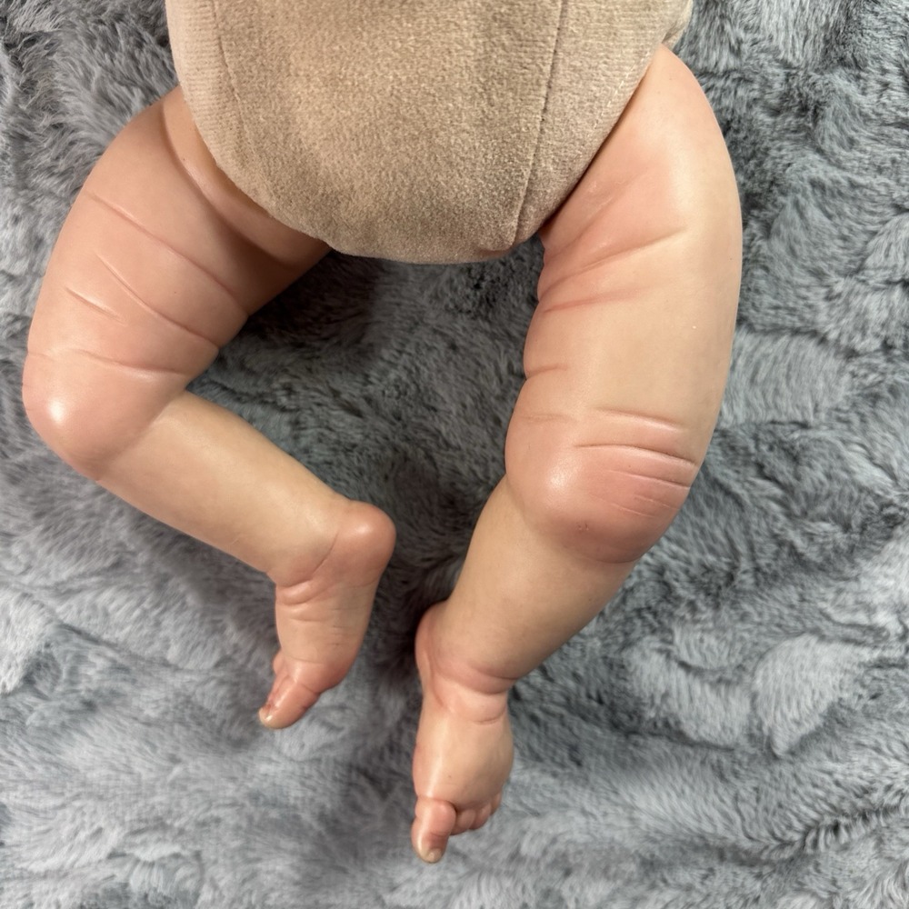 Reborn Baby Doll Aria by Ping Lao Handpainted Realistic weighted Vinyl Cloth - Picture 3 of 15